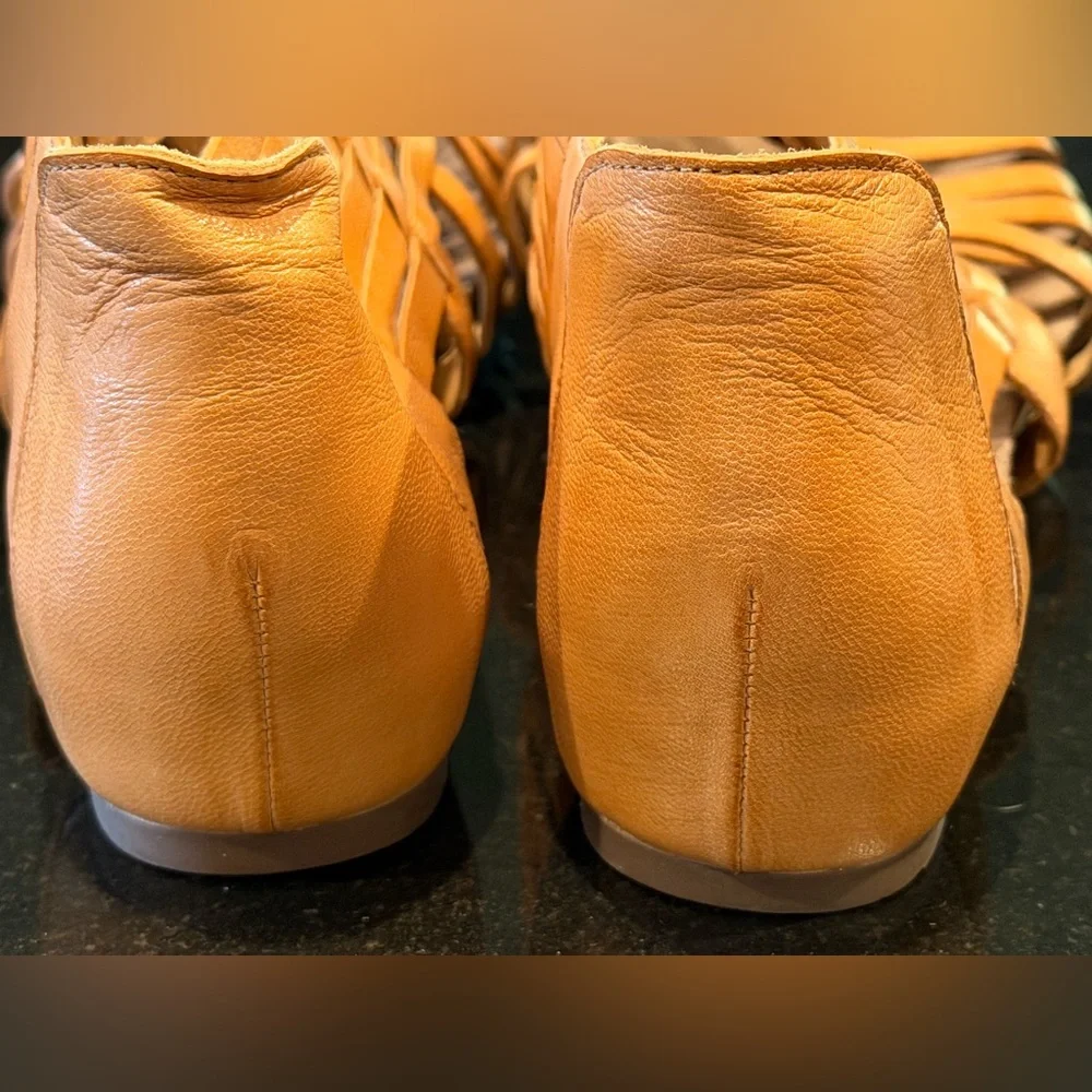 Chocolat Blu Vivienne Sandals, Size 11 - Picture 8 of 13